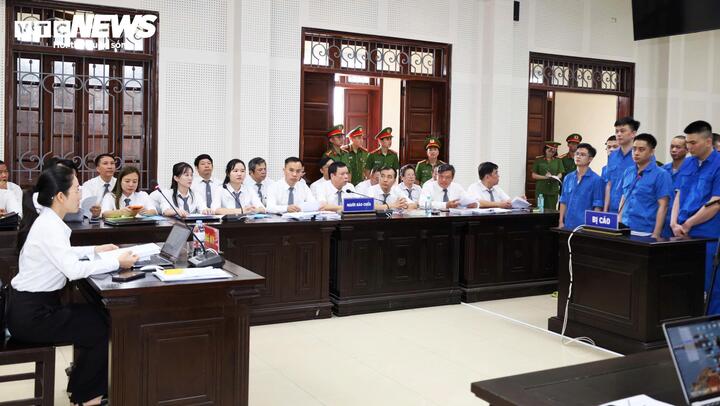 Phiên tòa chiều 14/5 tiếp tục với nội dung xét hỏi các bị cáo từ đại diện Viện Kiểm sát và các luật sư trước khi bước vào phần luận tội.