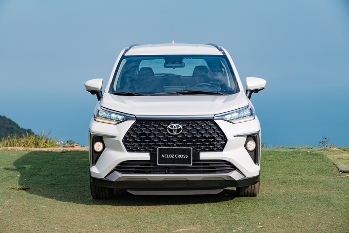 Toyota Veloz Cross vươn lên vị trí dẫn đầu phân khúc xe đa dụng trong tháng 4.