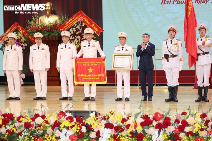 Danh hiệu Anh hùng lực lượng vũ trang nhân dân là phần thưởng cao quý của Đảng, Nhà nước và Nhân dân trao tặng cho Công an TP Hải Phòng.