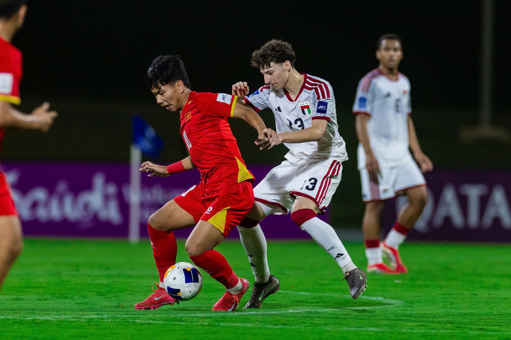 U17 Việt Nam lội ngược dòng trước U17 UAE.