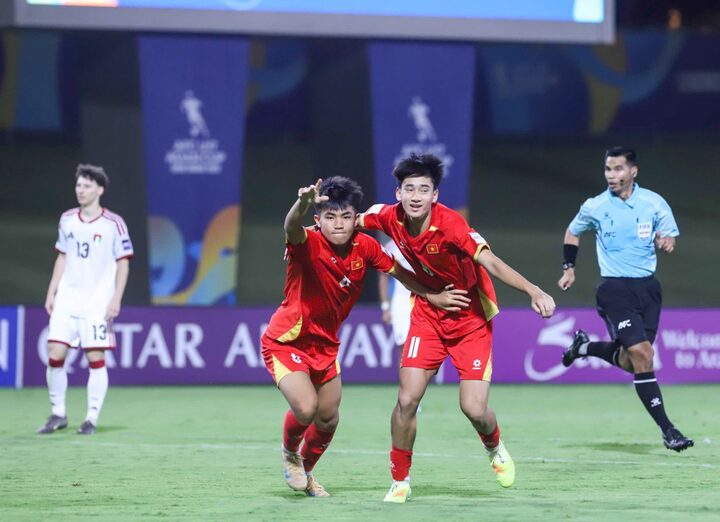 U17 Việt Nam giành quyền vào tứ kết sau chiến thắng trước U17 UAE. (Nguồn: VFF)