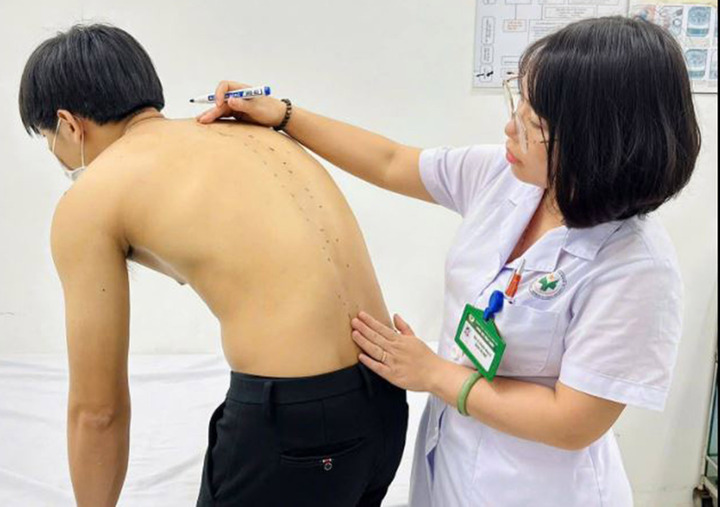 Bệnh nhân mắc các bệnh lý xương khớp điều trị tại Bệnh viện 19- 8.