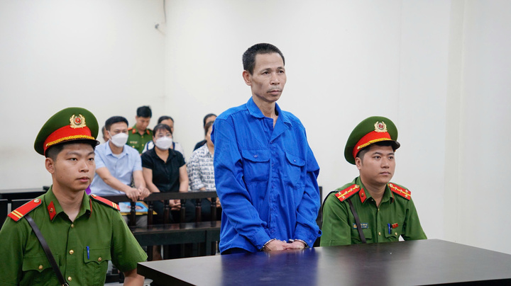 Bị cáo Cao Văn Hùng tại toà.
