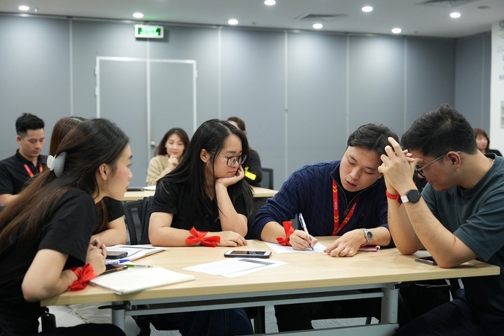 Một khóa đào tạo cho CBNV tại ROX Group.