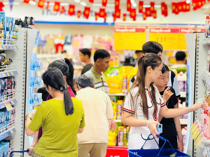 Hàng nghìn sản phẩm thực phẩm công nghệ và hàng thiết yếu được áp dụng ưu đãi lớn tại Saigon Co.op.