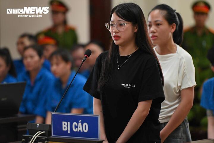 Bị cáo Triệu Nguyễn Hoài Thương (bạn gái Bùi Đình Khánh) bị tuyên mức án 15 tháng tù, cho hưởng án treo do đang nuôi con nhỏ.
