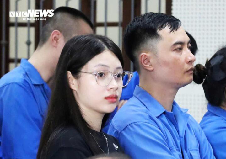 Triệu Nguyễn Hoài Thương (bạn gái Bùi Đình Khánh) bị đề nghị 15-18 tháng tù nhưng cho hưởng án treo.