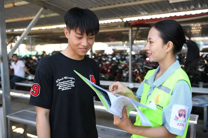 Người dân chen chân đăng ký việc làm tại siêu dự án KĐT Thể thao Quốc tế Hà Nội - 2