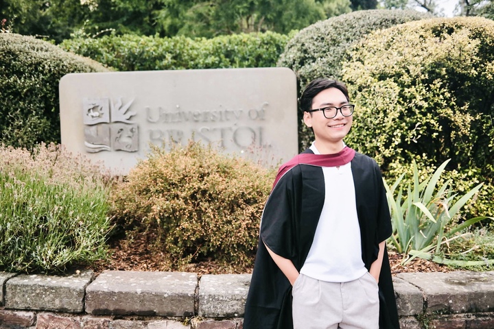 Bùi Thành Việt tốt nghiệp thạc sĩ xuất sắc tại Đại học Bristol, Anh vào tháng 12/2025.