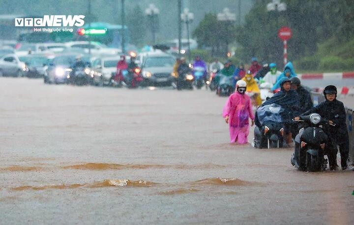 Trong các kỳ El Nino, mặc dù tổng lượng mưa giảm, vẫn có thể xuất hiện các đợt mưa lớn cục bộ, mưa cực đoan trong thời gian.
