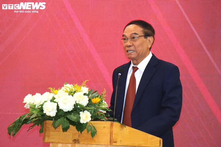 Tiến sĩ Bùi Văn Quyền, Viện trưởng Viện Chống gian lận thương mại và hàng giả, phát biểu tại chương trình tập huấn kiến thức về chống gian lận thương mại, hàng giả và xâm phạm quyền sở hữu trí tuệ.