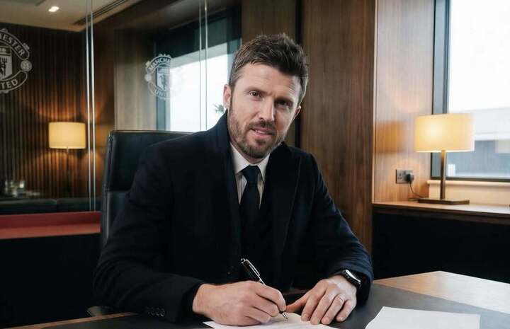 Michael Carrick trở thành huấn luyện viên chính thức của Man Utd.