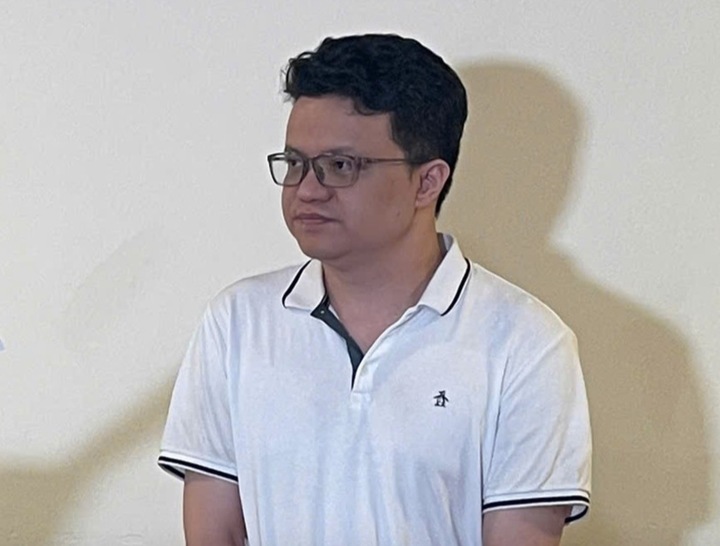 Nguyễn Hải Bình, Tổng giám đốc Công ty BH Media bị khởi tố vì xâm phạm bản quyền.