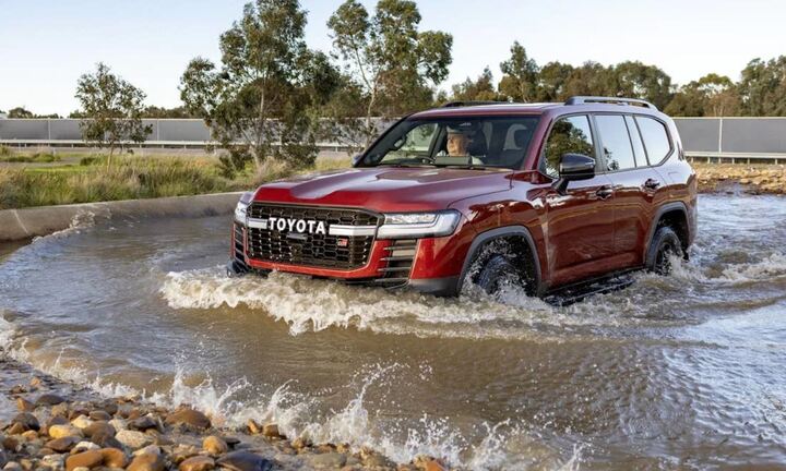 Toyota Land Cruiser mạnh nhất lịch sử có giá tiệm cận Lexus LX 700h - 2