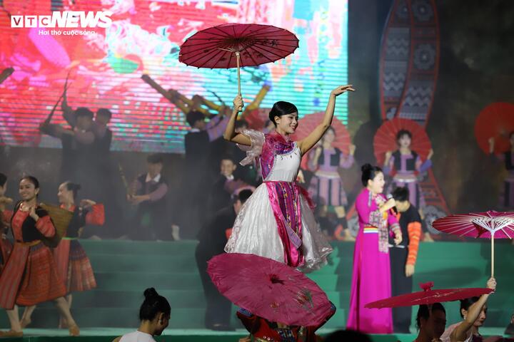 Chương trình là lời tri ân gửi đến đồng bào các dân tộc thiểu số vùng cao - những người đã và đang cùng lực lượng Công an Nhân dân gìn giữ từng mái nhà, từng nụ cười nơi bản làng.