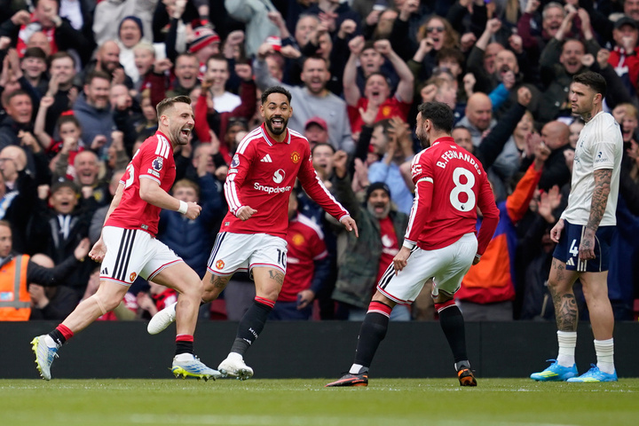 Man Utd ghi bàn sớm nhưng chưa phải pha kiến tạo của Fernandes. (Ảnh: AP)