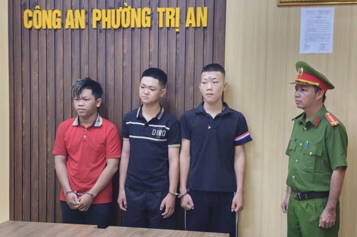 Trong 4 bị can, có 4 người bị bắt tạm giam để phục vụ điều tra. (Ảnh: Công an TP Đồng Nai)
