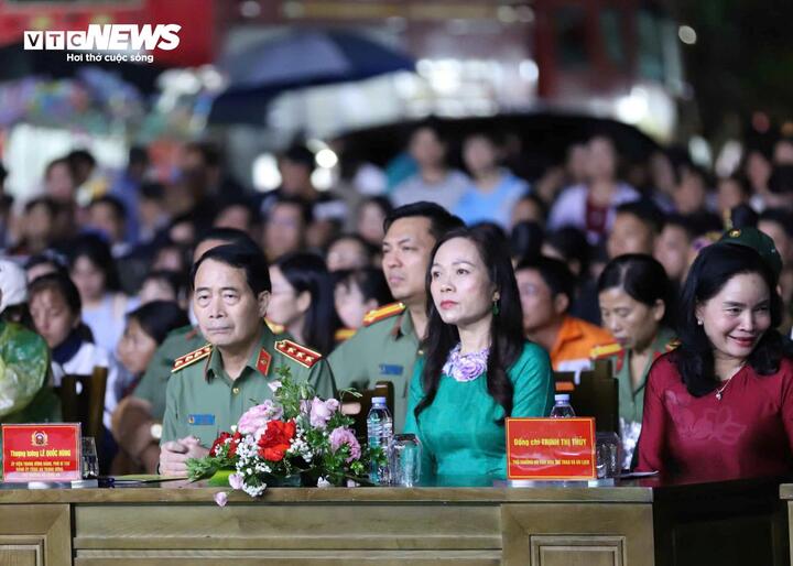 Thượng tướng Lê Quốc Hùng, Thứ trưởng Bộ Công an tham dự chương trình.