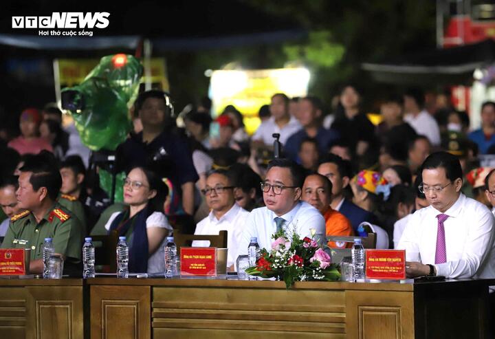 Tham dự chương trình có ông Phạm Mạnh Hùng, Phó Tổng Giám đốc Đài Tiếng nói Việt Nam, cùng lãnh đạo các bộ, ban, ngành Trung ương và địa phương.