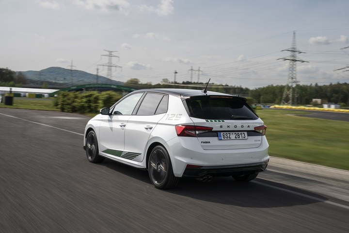 Cận cảnh Fabia bản giới hạn kỷ niệm 125 năm Skoda Motorsport - 2