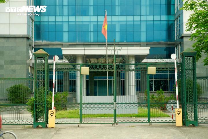 Việc đưa trụ sở mới về khu nhà số 24 đường Tố Hữu nhằm tạo điều kiện thuận lợi cho người dân, doanh nghiệp, tổ chức... giải quyết thủ tục hành chính vì trụ sở mới của UBND TP Huế chỉ cách khu vực tập trung trụ sở các sở ngành khoảng hơn 1km.