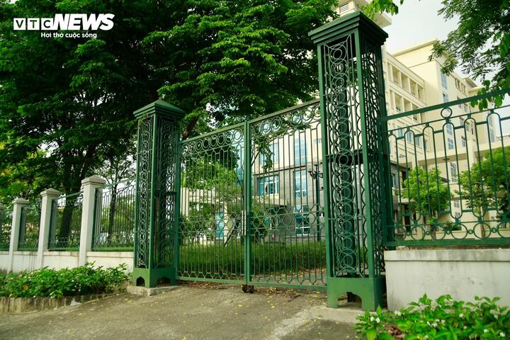 Sau khi bàn giao, Văn phòng UBND TP Huế sẽ sửa sang, chỉnh trang cảnh quan… Dự kiến ngày 1/1/2027 sẽ đưa vào sử dụng trụ sở mới của UBND TP Huế.
