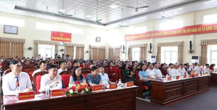 Toàn cảnh chương trình chăm sóc sức khỏe răng miệng học đường tại Trường Tiểu học Đồng Du.