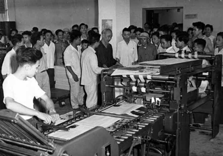 Chủ tịch Hồ Chí Minh thăm Nhà máy in Tiến Bộ, tháng 5/1959.