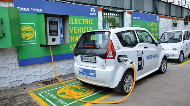 Một điểm sạc xe điện trong khu dân cư ở Ấn Độ. (Ảnh: Tata Power)