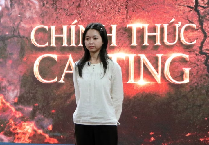 Lâm Thanh Mỹ chia sẻ ngay khi đọc những thông tin đầu tiên về "Đất Đỏ", cô cảm thấy đầy hào hứng với dự án mang ý nghĩa đặc biệt này. Từng hợp tác với đạo diễn Lê Văn Kiệt và nhà sản xuất Hoàng Quân, "nàng thơ phim Việt" hy vọng có cơ hội góp mặt trong bộ phim lần này.