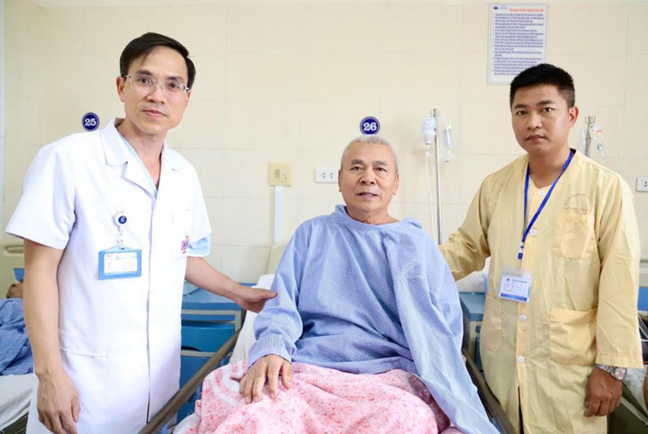 Cụ ông 74 tuổi kiên cường chiến đấu với ung thư trực tràng