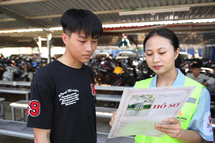 Lê Văn An đến nộp hồ sơ tại siêu dự án KĐT Thể thao Quốc tế Hà Nội.
