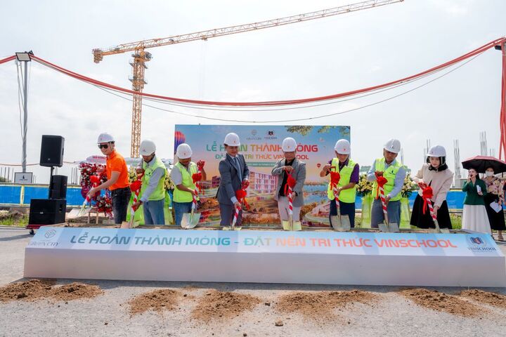 Trường học Vinschool tại Vinhomes Green City vừa hoàn thành thi công móng, dự kiến hoàn thiện vào tháng 4/2027.
