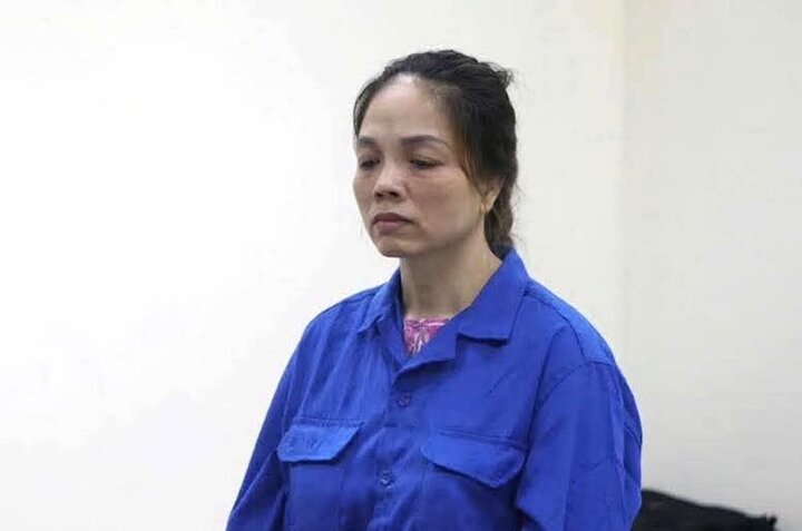 Bị cáo Nguyễn Thị Vân Anh tại toà.