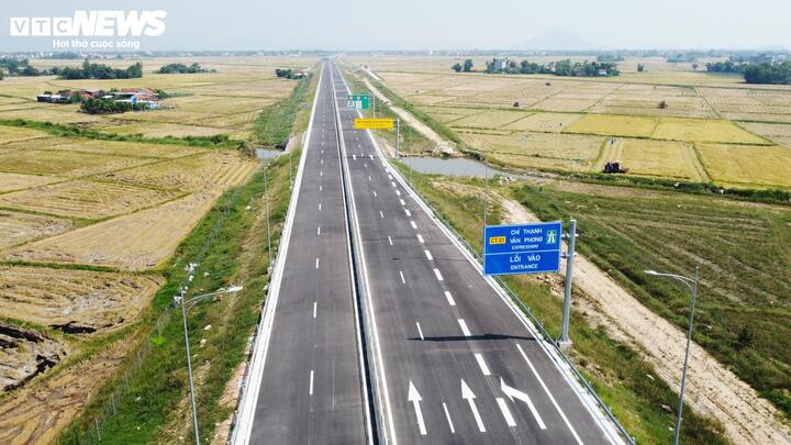 Dự án cao tốc Chí Thạnh – Vân Phong có tổng vốn đầu tư gần 10.800 tỷ đồng, do Ban Quản lý dự án 7 làm chủ đầu tư.
