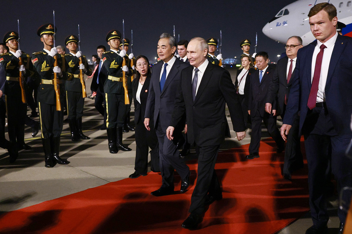 Tổng thống Nga Putin tới Trung Quốc ngay sau cuộc gặp thượng định Donald Trump - Tập Cận Bình. (Ảnh: AP)