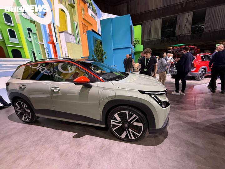 Skoda Epiq có giá từ 880 triệu đồng, phạm vi di chuyển đạt 438 km/lần sạc - 1