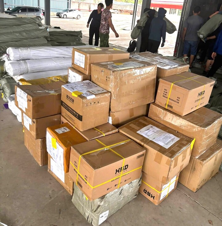 Lô hàng giả mạo nhãn hiệu trị giá gần 1,5 tỷ đồng.
