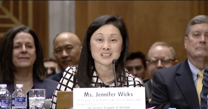 Bà Jennifer Wicks McNamara tại phiên điều trần của Ủy ban Đối ngoại Thượng viện Mỹ ngày 11/12/2025. (Ảnh: Thượng viện Mỹ)
