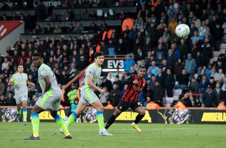 Trận Man City hoà Bournemouth giúp Arsenal chính thức lên ngôi vô địch. (Nguồn: Reuters)