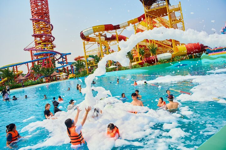 Aquafest - đại chiến thế giới nước kết hợp biểu diễn âm nhạc diễn ra vào mỗi cuối tuần tại các cơ sở VinWonders trên toàn quốc.