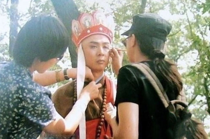 Là nhân vật chính nên Đường Tăng được trang điểm tỉ mẩn trước khi lên hình.