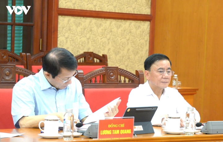 Thường trực Ban Bí thư Trần Cẩm Tú phát biểu tại cuộc họp.