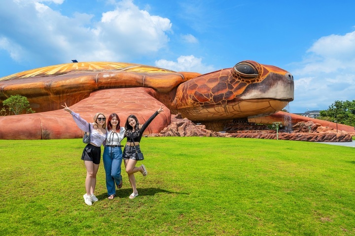 "Siêu thủy cung" 15.000m2 với hơn 255.000 sinh vật biển tại VinWonders Phú Quốc.