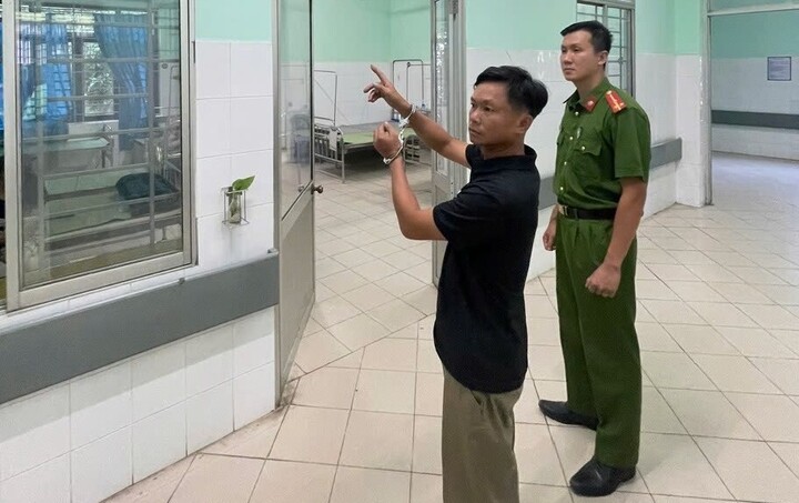 Nguyễn Văn Ba thuật lại quá trình trộm cắp tài sản của người bệnh. (Ảnh: C.A)