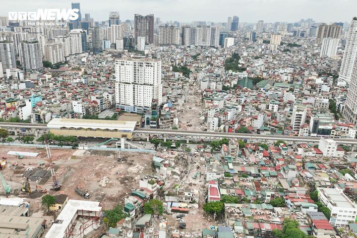 Theo Ban Quản lý dự án đầu tư xây dựng phường Khương Đình, đoạn Vành đai 2,5 từ đường Nguyễn Trãi đến khu vực Đầm Hồng có chiều dài khoảng 1,5 km, với tổng mức đầu tư hơn 2.433 tỷ đồng. Dự án cần thu hồi hơn 60.000 m² đất, ảnh hưởng tới 720 hộ dân cùng 16 tổ chức.