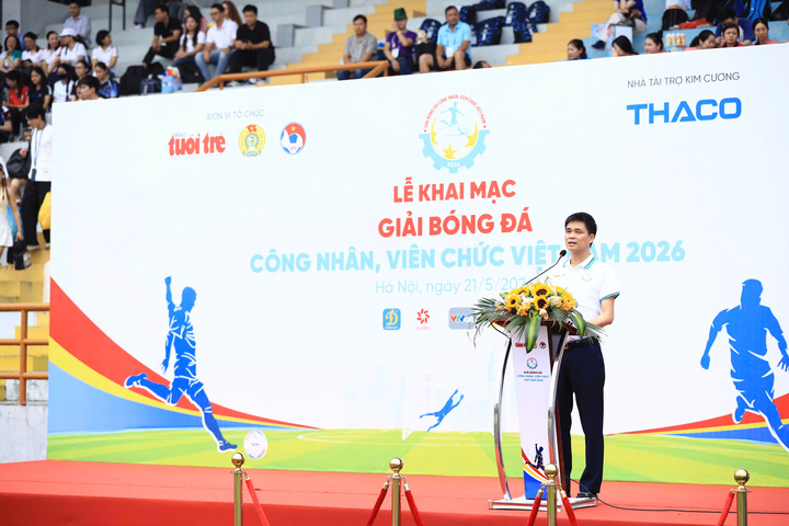 Ông Ngọ Duy Hiểu - Phó Chủ tịch Tổng Liên đoàn Lao động Việt Nam, Trưởng Ban Chỉ đạo Giải Bóng đá công nhân, viên chức Việt Nam 2026, phát biểu khai mạc.