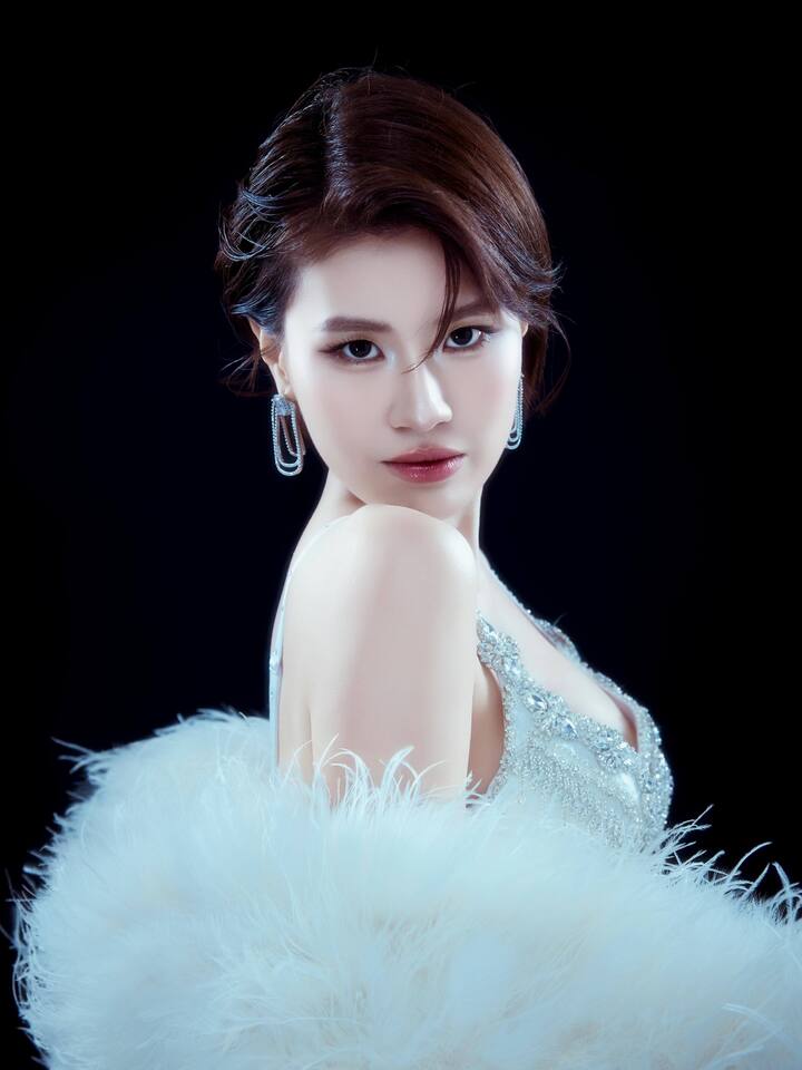 Lý giải cho quyết định táo bạo này, Pháo chia sẻ: "Tôi quyết định tham gia Miss Grand Vietnam 2026 để không cảm thấy hối hận khi về già, hay phải tự hỏi bản thân tại sao không làm điều này sớm hơn."