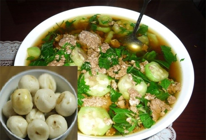 Canh cua là món ăn quen thuộc, đặc biệt được yêu thích trong ngày hè nhờ vị thanh mát, dễ ăn.