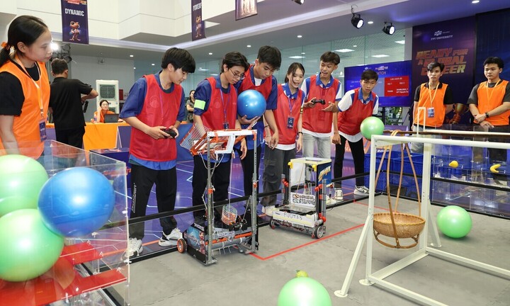 Robot và Trí tuệ nhân tạo là một trong những ngành có nhu cầu tuyển dụng cao. (Ảnh: FPT)